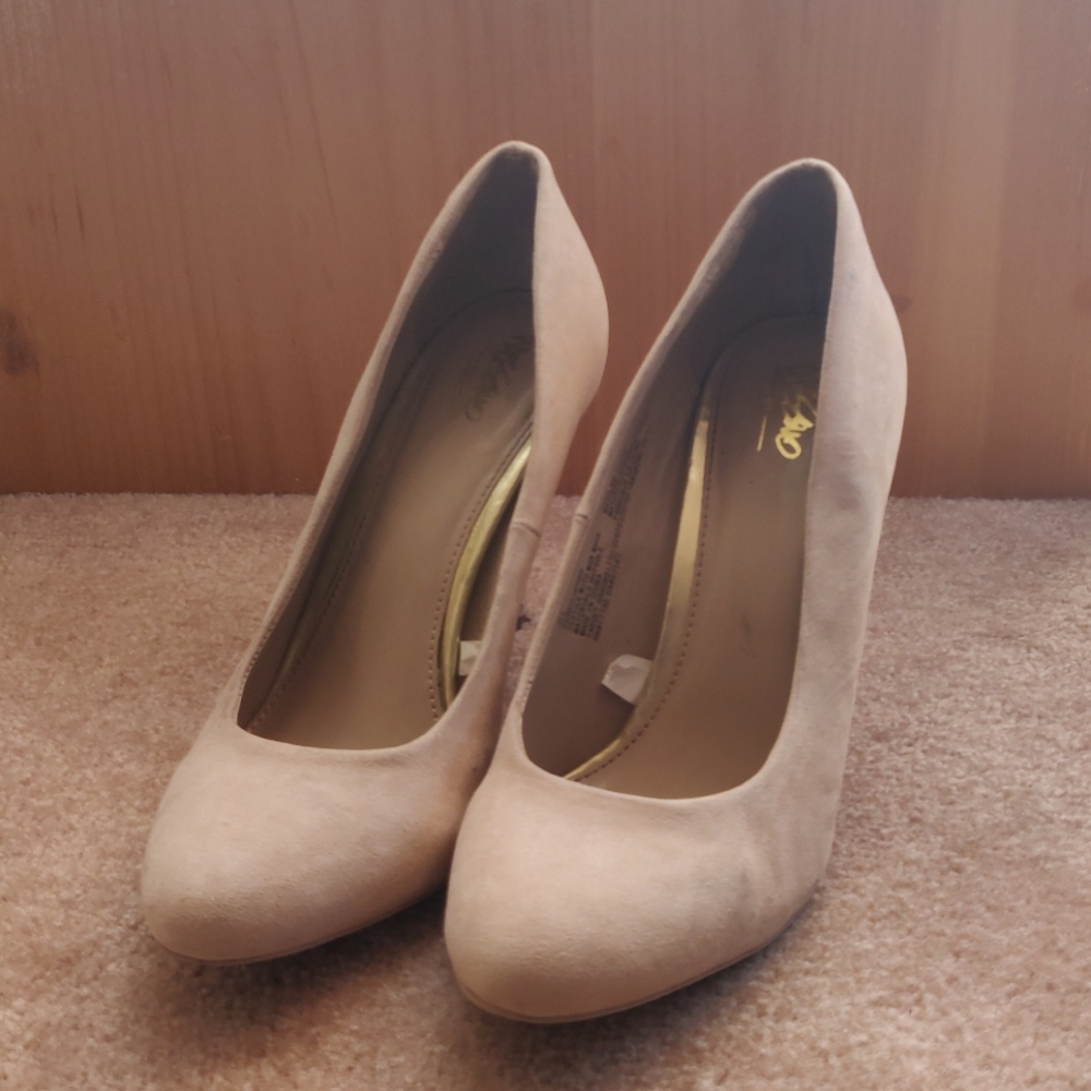 Suede Nude Pumps